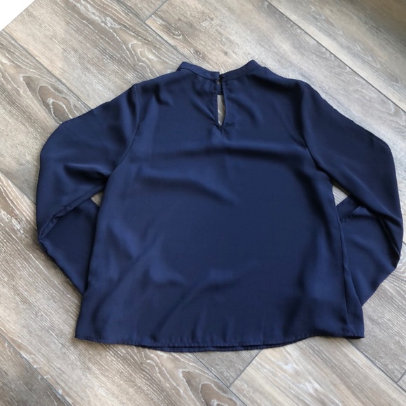 Monteau Blouse - Picture 3 of 4